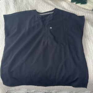 FABLETICS 3 pocket scrub top